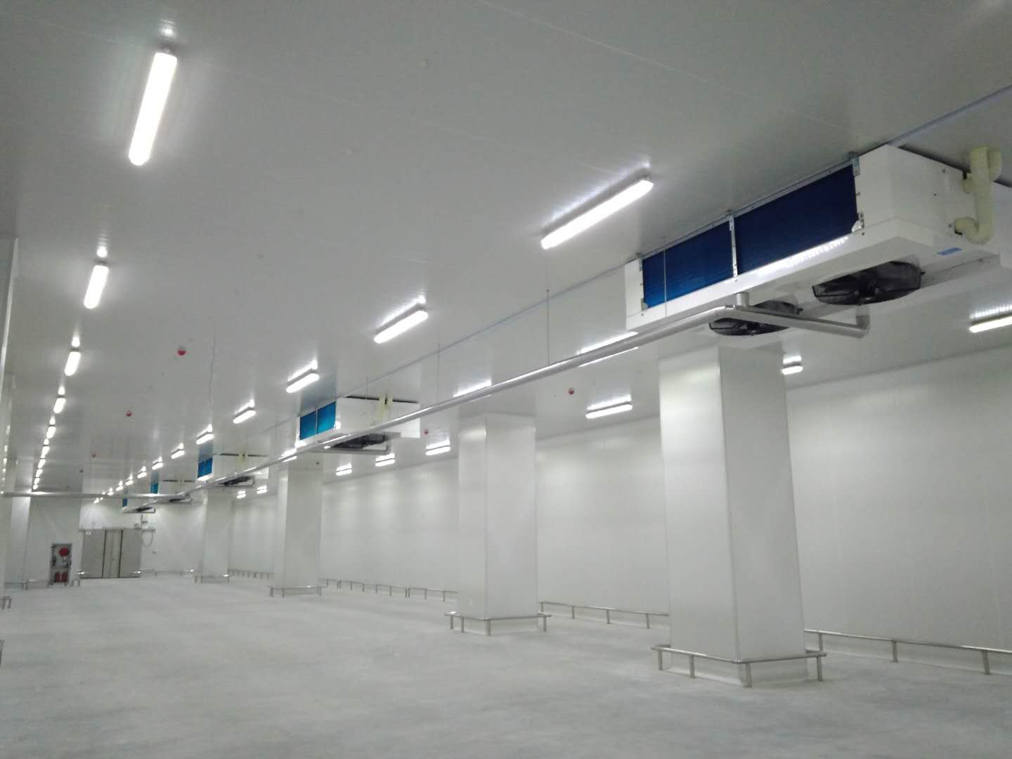 建設(shè)8500㎡陰涼物流低溫倉(cāng)庫(kù)安裝配置方案費(fèi)用是多少？