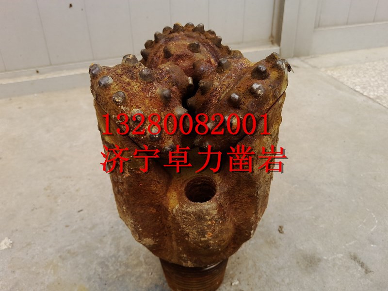 供應(yīng)各種三牙輪鉆頭 供應(yīng)各種三牙輪鉆頭